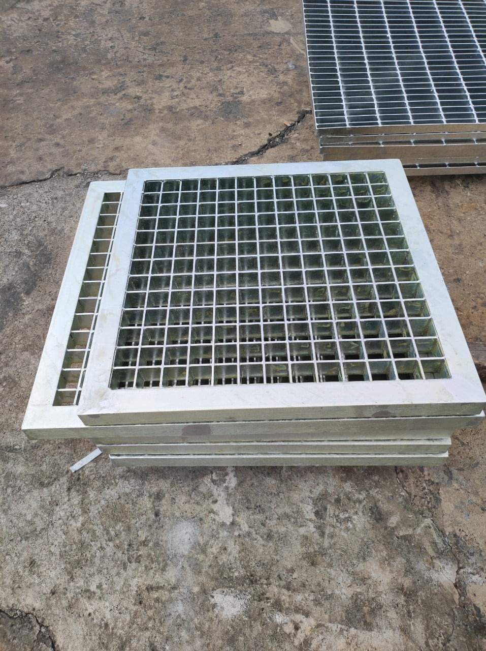 tấm grating thép mạ kẽm